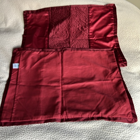 Pillow Shams & Queen Bedskirt -Martha Stewart Collection Embroidered Satin - 4pc - Picture 2 of 8